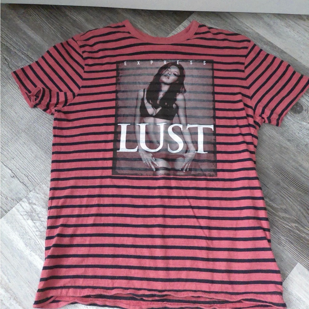 Express Women's Lust Graphic Tee in Pink and Black